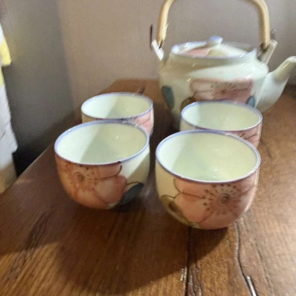 Japanese Floral Tea Set Teapot with Bamboo Handle and 4 Cups